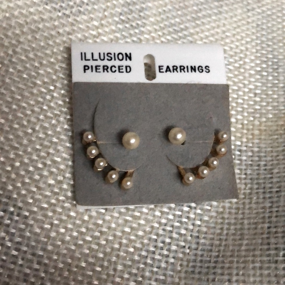 Vintage 🆕 Pearl illusion earrings